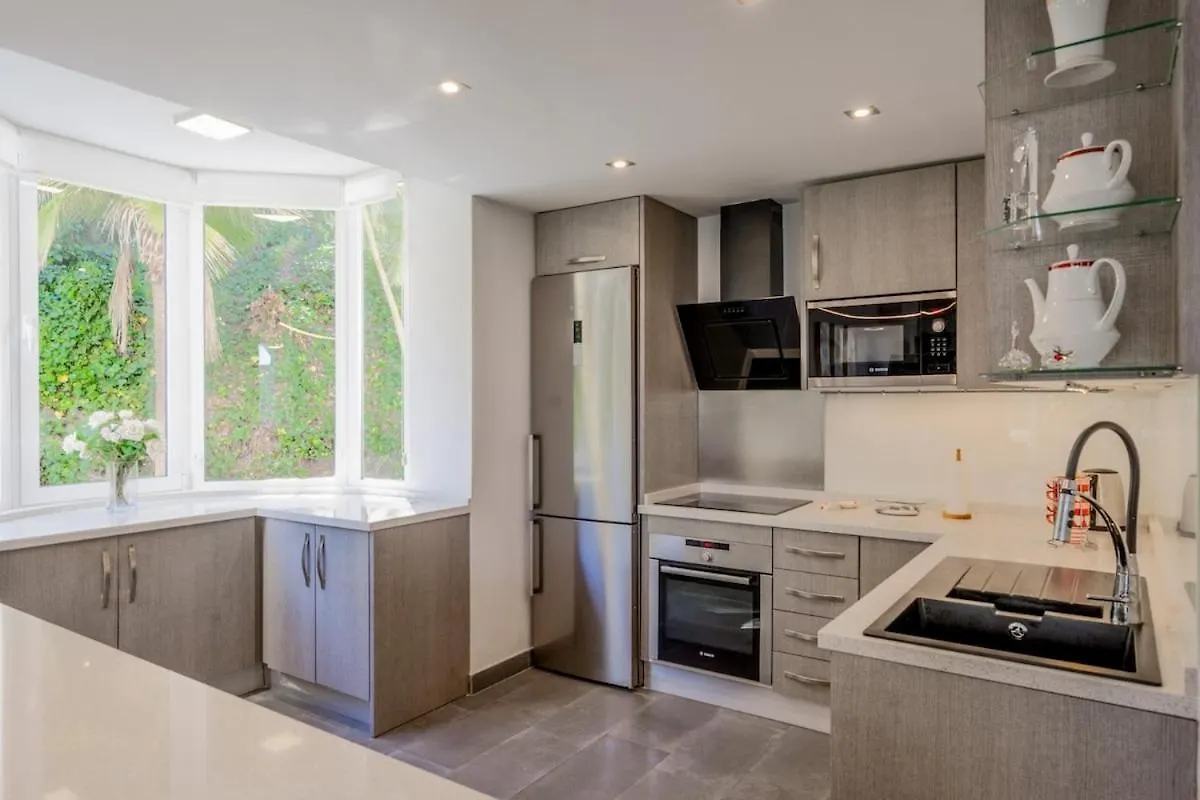 Relaxing Family Retreat With Stunning Golf Views Villa Benalmádena