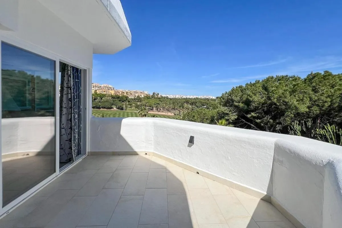 Relaxing Family Retreat With Stunning Golf Views Villa Benalmádena